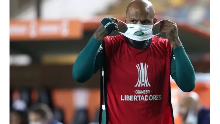 Universitario v Palmeiras - Copa CONMEBOL Libertadores 2021
