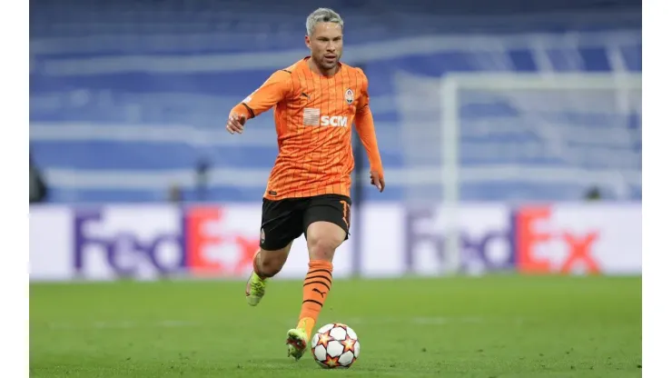 Marlos defende o Shaktar Donetsk, da Ucrânia
