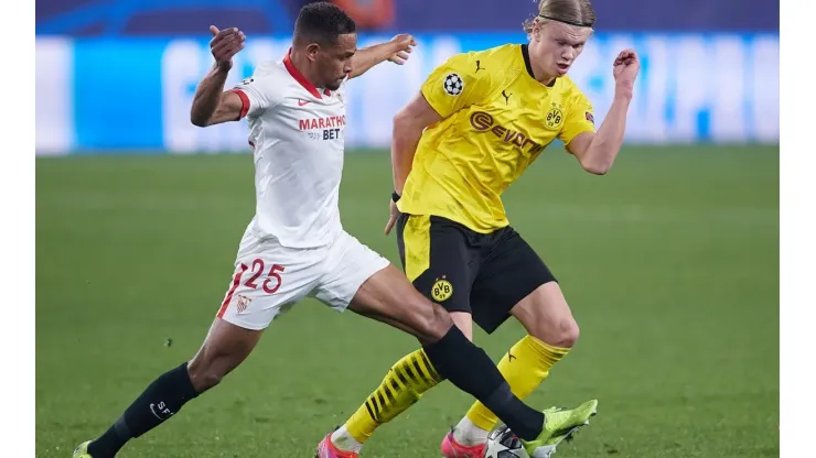 Sevilla FC v Borussia Dortmund  - UEFA Champions League Round Of 16 Leg One
