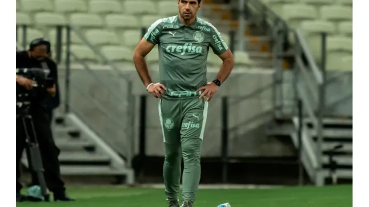 Abel Ferreira, técnico do Palmeiras, reclamou da quantidade excessiva de jogos que a equipe jogou em 2021
