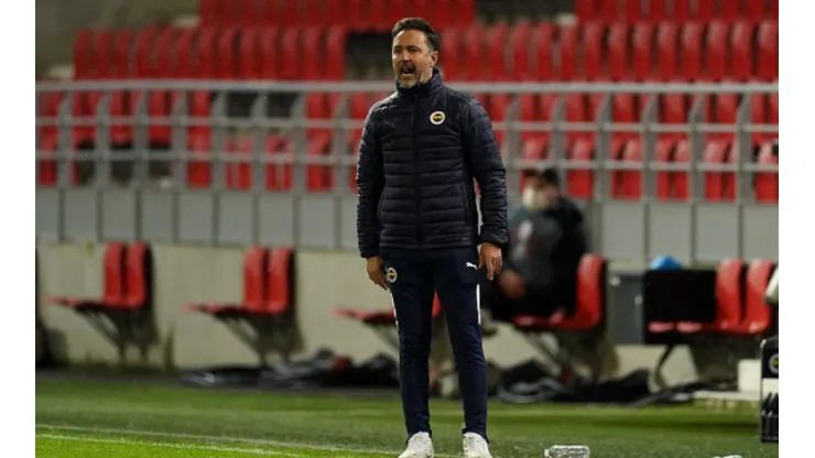 Vítor Pereira, técnico do Fenerbahçe, pode ser demitido em breve
