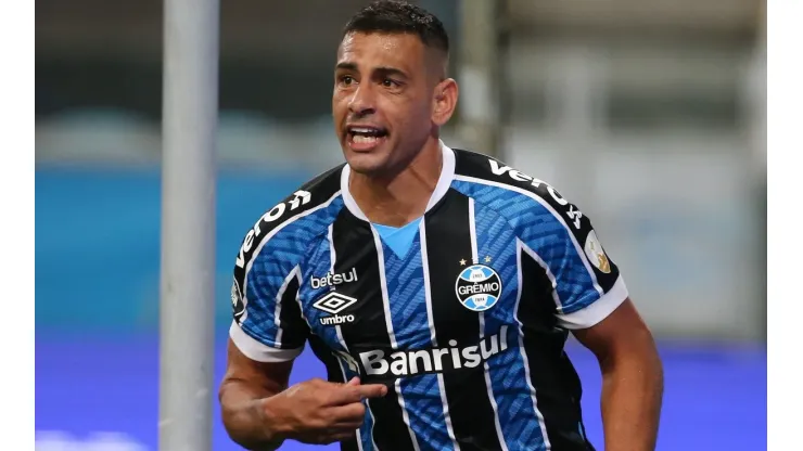 Gremio v Santos - Copa CONMEBOL Libertadores 2020
