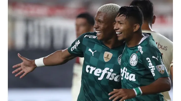 Universitario v Palmeiras - Copa CONMEBOL Libertadores 2021
