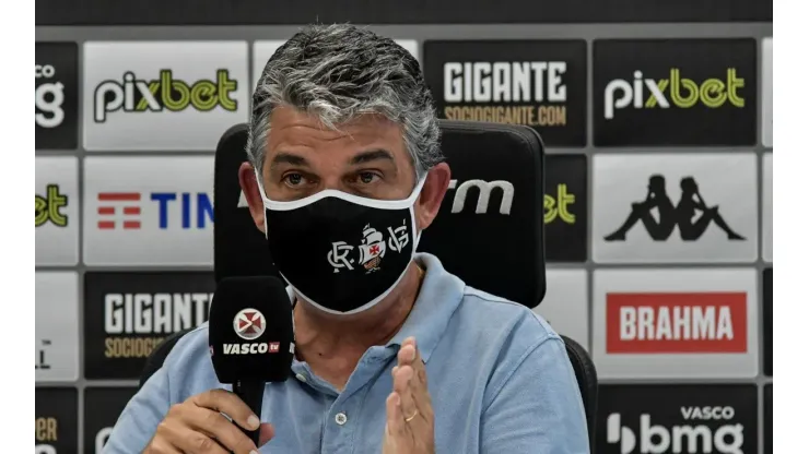 Carlos Brazil falou sobre a saída de Lucão (Foto: Thiago Ribeiro/AGIF)
