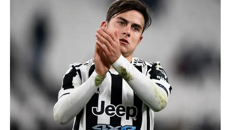 Paulo Dybala of Juventus FC greets the fans at the end of
