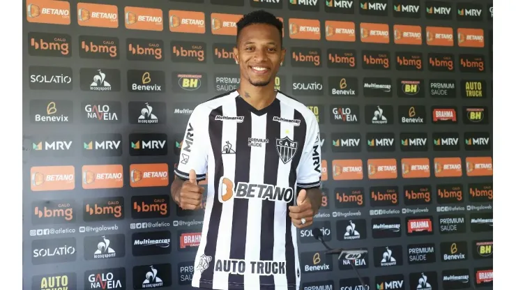 Tchê Tchê tem contrato com o Atlético-MG até o final de maio
