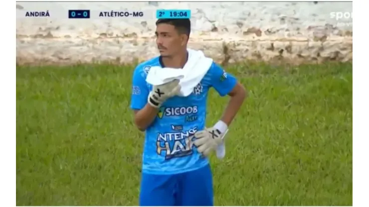 Goleiro Tomate já está no Rio de Janeiro
