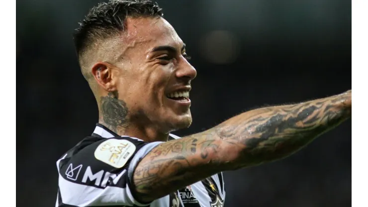 Eduardo Vargas tem contrato até o final de 2022 com o Atlético-MG
