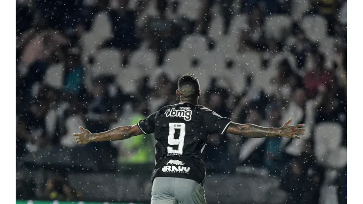 Raniel é um dos destaques do time do Vasco neste início de temporada (Foto: Thiago Ribeiro/AGIF)
