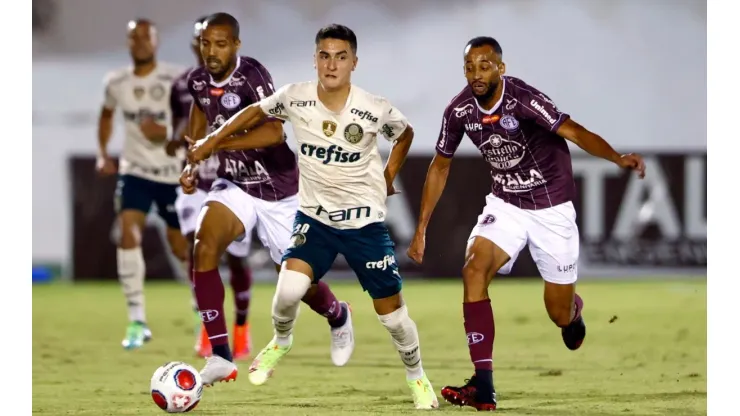 Eduard Atuesta foi titular nos últimos dois jogos do Palmeiras
