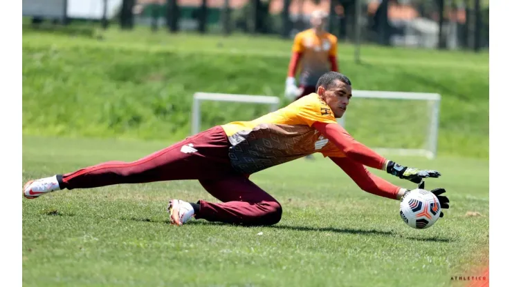 Goleiro Santos, do Athletico
