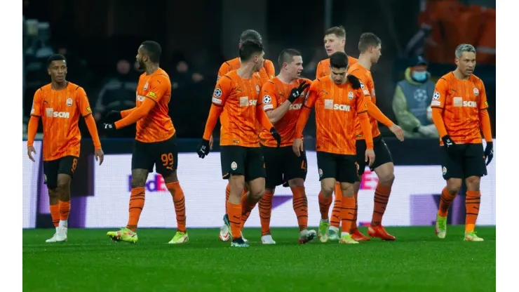 Jogadores do Shakhtar Donetsk comemoram gol (Foto: Getty Images)
