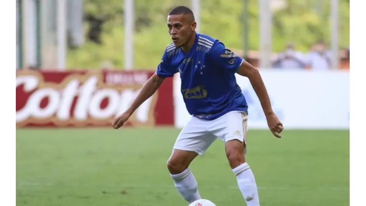 João Paulo comenta sobre o clássico contra o Atlético-MG (Foto: Fernando Moreno/AGIF)
