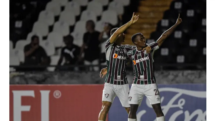 Fluminense vence e se classifica para a próxima fase da Libertadores (Foto: Thiago Ribeiro/AGIF)
