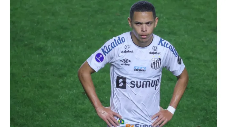 Marcos Guilherme tem contrato com o Santos até o meio de 2022
