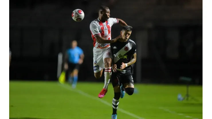 Gabriel Pec é um dos principais jogadores do Vasco em 2022
