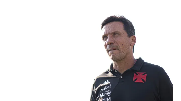 Zé Ricardo escala o Vasco para o confronto contro o Flamengo (Foto: Jorge Rodrigues/AGIF)
