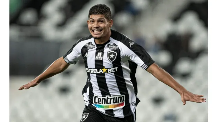 Erison é o artilheiro do Botafogo na temporada (Foto: Jorge Rodrigues/AGIF)
