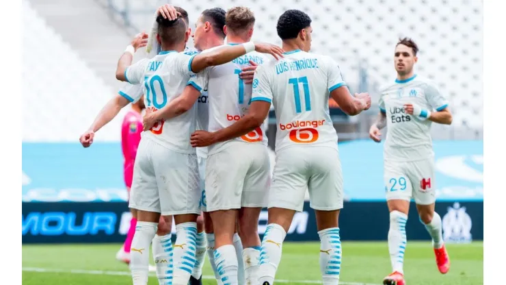 Jogadores do Olympique comemoram gol pela Ligue 1 (Foto: Getty Images)
