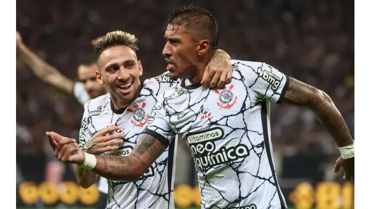 Jogadores do Corinthians comemoram gol (Foto: Marcello Zambrana/AGIF)
