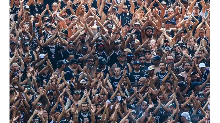 Torcida do Corinthians encantou Vítor Pereira (Foto: Marcello Zambrana/AGIF)
