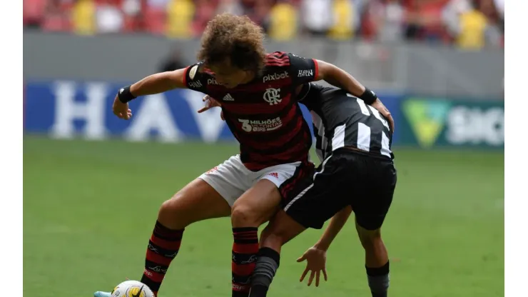 David Luiz fala sobre clima pesado após declarações de Jorge Jesus (Foto: Mateus Bonomi/AGIF)
