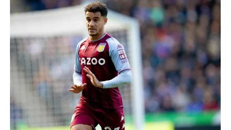 Philippe Coutinho, em campo pelo Aston Villa (Foto: Getty Images)
