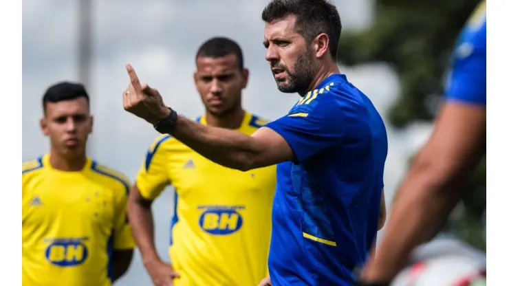 Paulo Pezzolano, técnico do Cruzeiro
