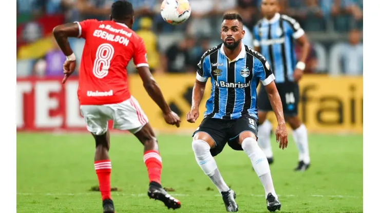 Maicon, ex-Grêmio, deixou o CRB
