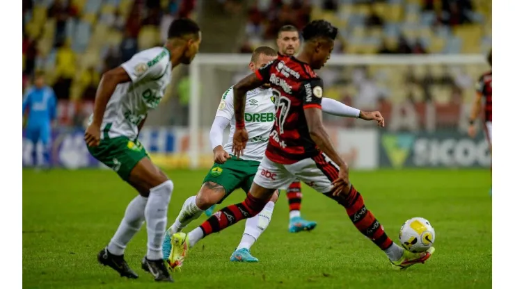 Bruno Henrique ficará parado de 10 a 12 meses (Foto: Marcelo Cortes / Flamengo)
