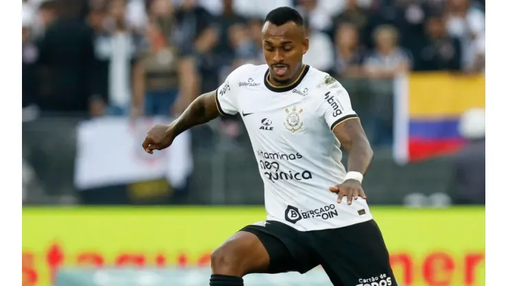 Raul Gustavo, em campo pelo Corinthians (Foto: Getty Images)
