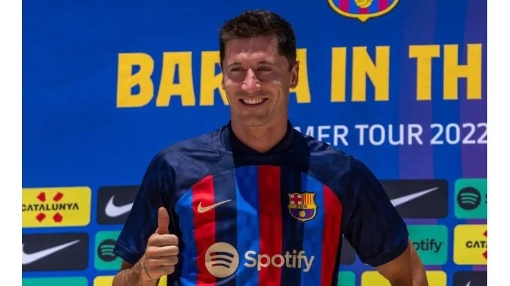 Lewandowski revela fome de gols em apresentação oficial no Barcelona (Foto: Eric Espada/Getty Images)
