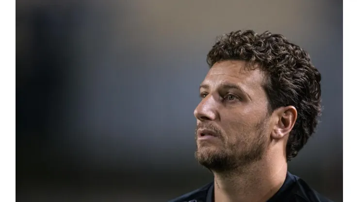 Elano foi confirmado como novo treinador do Náutico
