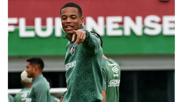 Caio Paulista compara André, do Fluminense, com João Gomes, do Flamengo (FOTO: MAILSON SANTANA/FLUMINENSE FC)
