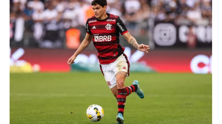 Flamengo quer comprar Ayrton Lucas em definitivo
