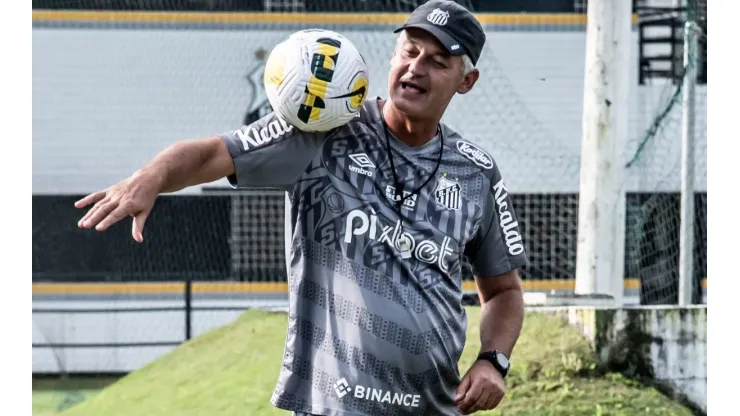 Santos recebe proposta por atacante não utilizado por Lisca Doido
