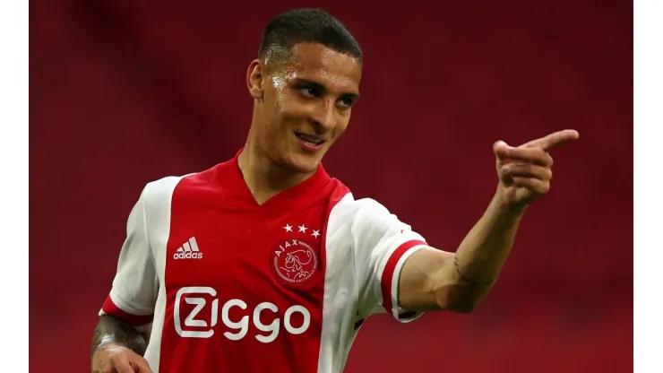 Antony, em campo pelo Ajax (Foto: Getty Images)
