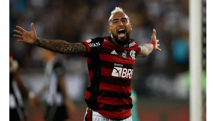 Vidal revela força do futebol brasileiro e exalta Dorival Júnior no Flamengo (Foto: Wagner Meier/Getty Images)
