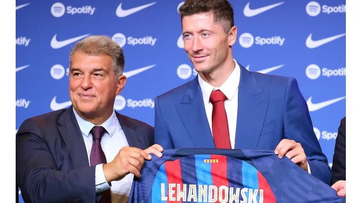 FC Barcelona Unveil New Signing Robert Lewandowski
