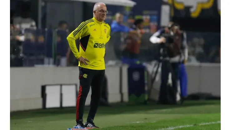 Dorival Júnior terá que recorrer às categorias de base para substituir Pedro e Gabigol
