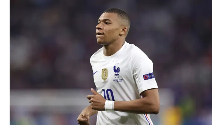 Campeão do penta rebate fala de Mbappé sobre seleção brasileira