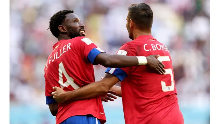 Jogadores da Costa Rica comemoram gol diante do Japão (Foto: Getty Images)
