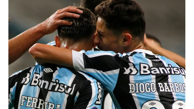 Gremio v Lanus - Copa CONMEBOL Sudamericana 2021
