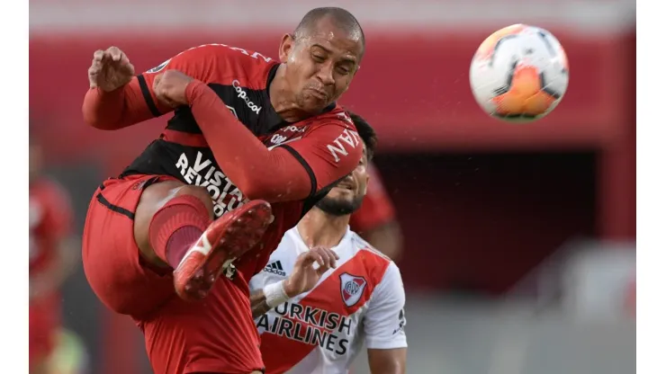 Walter está de volta ao futebol profissional. Vai jogar o Campeonato Pernambucano
