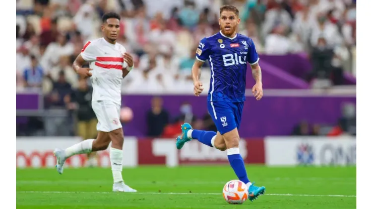 Vasco surpreende e pode contratar volante ex-Flamengo