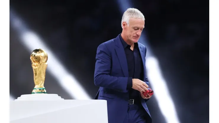 Federação Francesa de Futebol quer manter Deschamps como treinador da seleção
