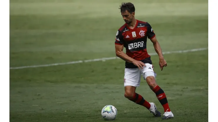 Rodrigo Caio irá treinar com os companheiros na pré-temporada do Flamengo
