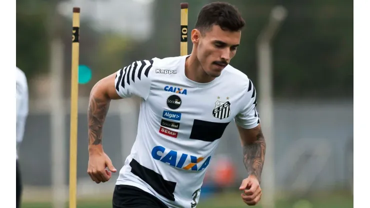 Zeca, ex-Santos, surpreende e pode jogar em clube brasileiro