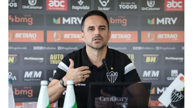 Rodrigo Caetano disse que débitos com os jogadores serão pagos até o final de janeiro
