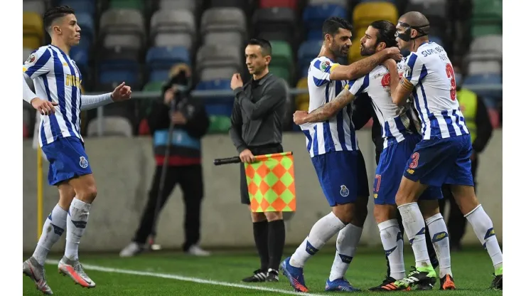 Jogadores do Porto comemoram gol (Foto: Getty Images)
